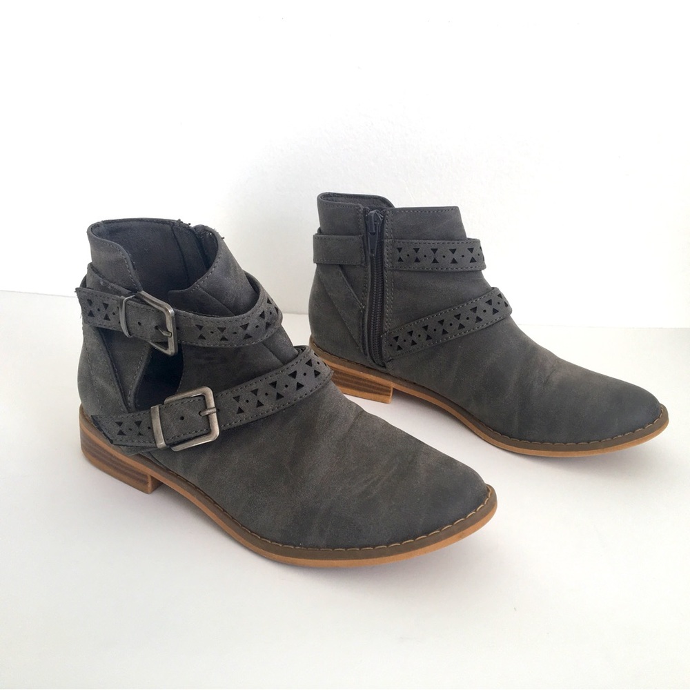 Rocket Dog Women’s grey faux leather ankle boots